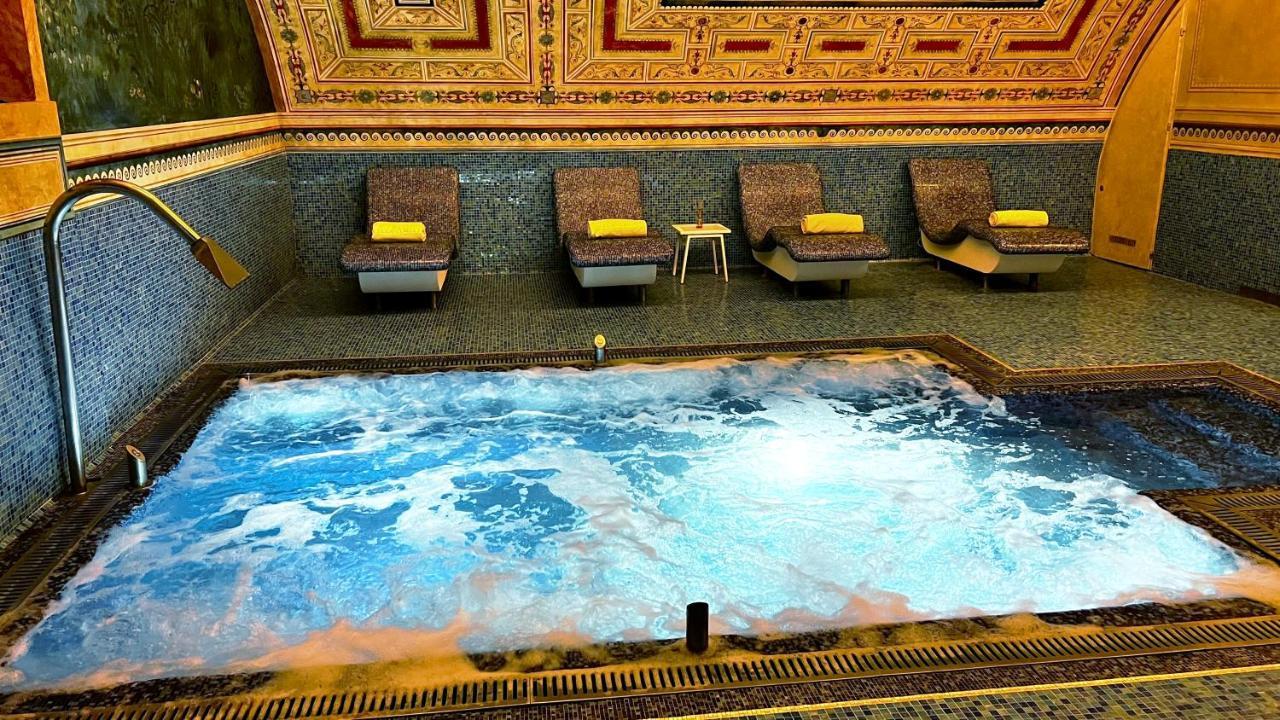 Byblos Art Hotel Villa Amista San Pietro in Cariano Exterior photo
