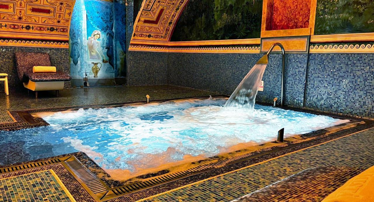 Byblos Art Hotel Villa Amista San Pietro in Cariano Exterior photo